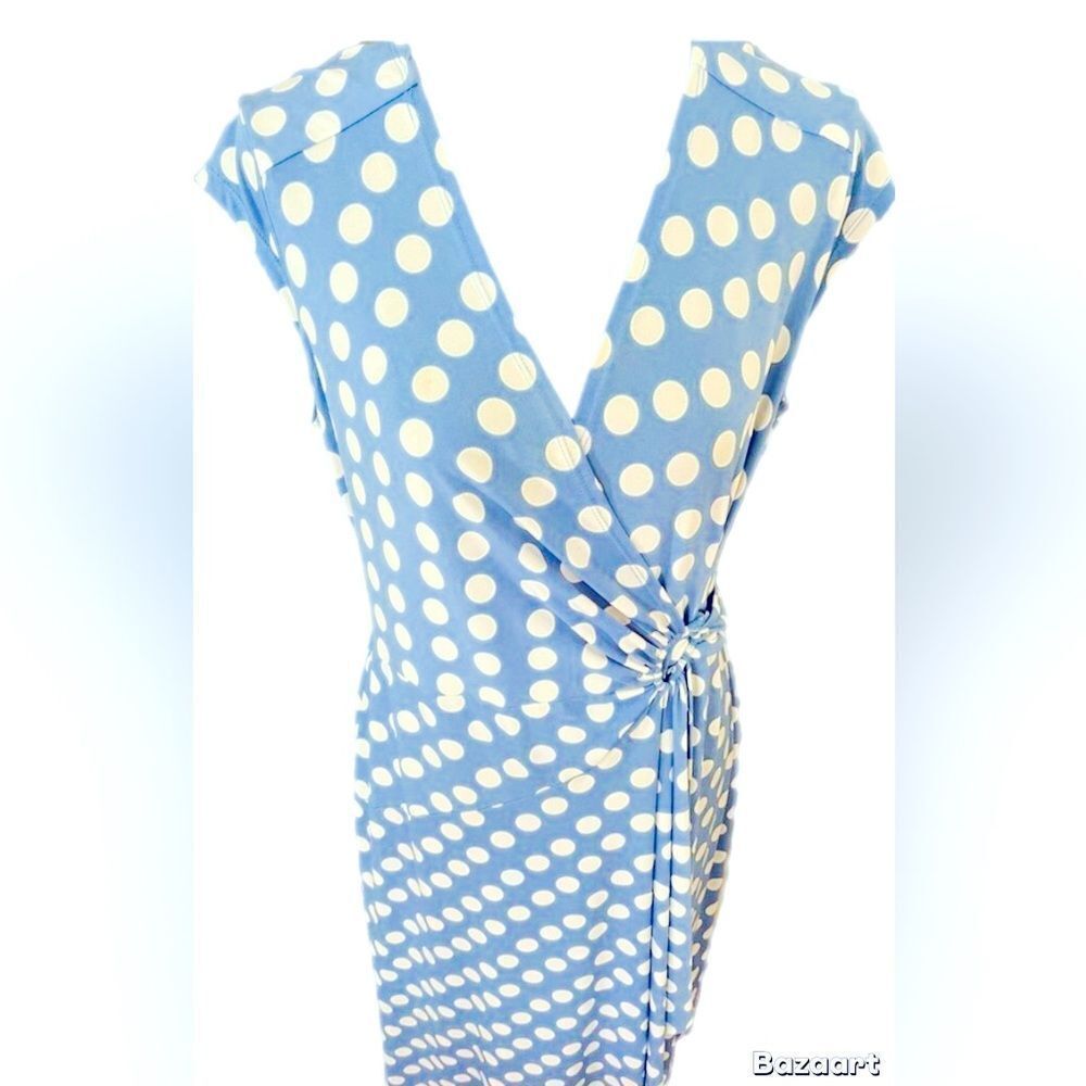 Robbie Bee Polka-dotted dress size Medium